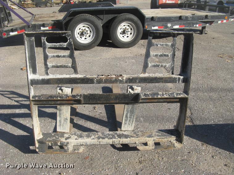 image for item DL9772 Skid steer pallet forks