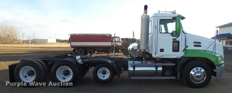 image for item DX9026 2003 Mack CX13 Vision semi truck