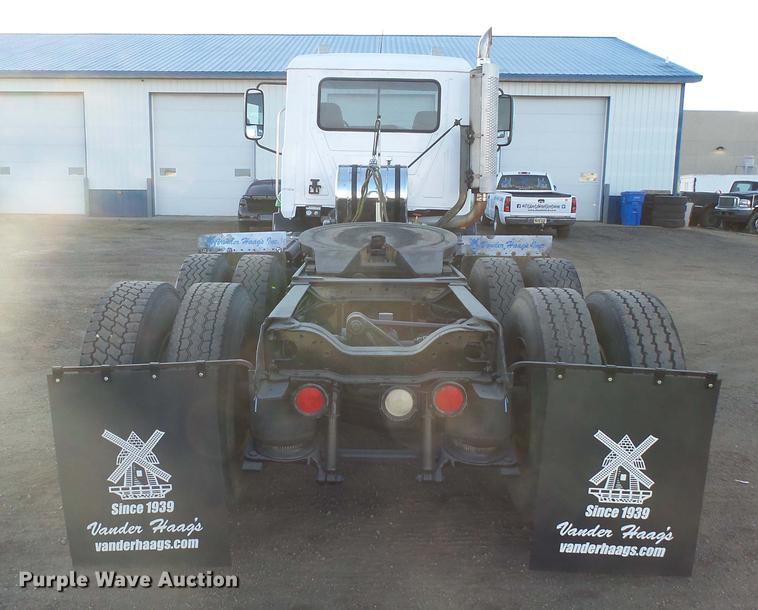 image for item DX9026 2003 Mack CX13 Vision semi truck