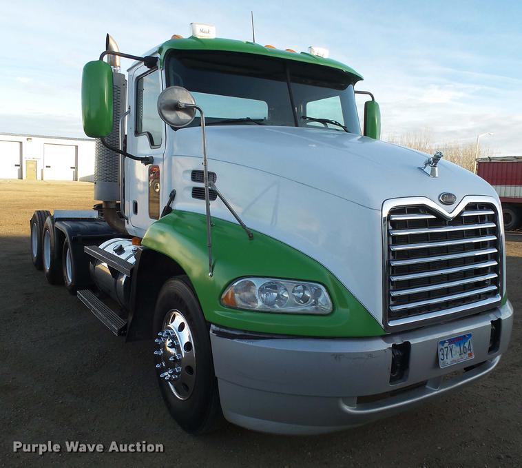 image for item DX9026 2003 Mack CX13 Vision semi truck