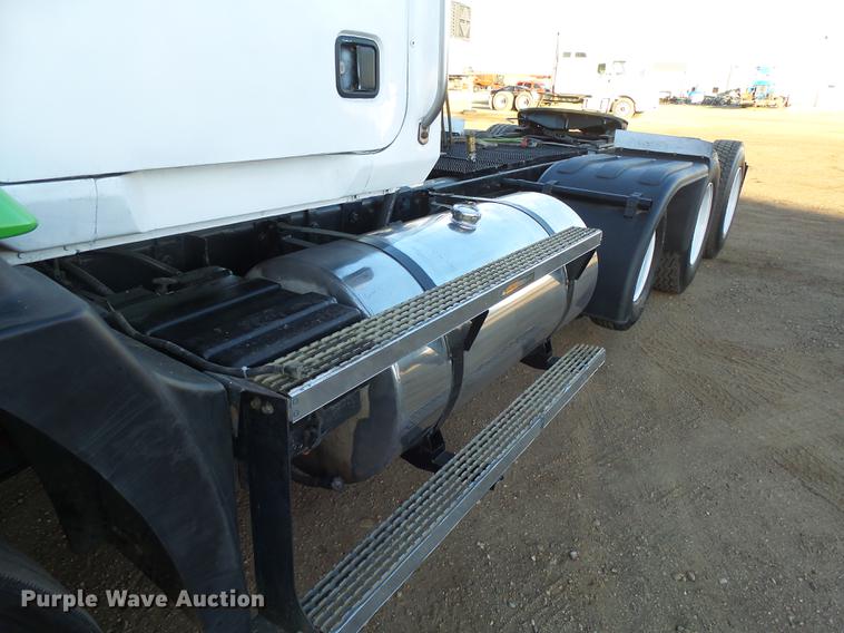 image for item DX9026 2003 Mack CX13 Vision semi truck