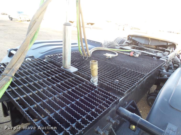 image for item DX9026 2003 Mack CX13 Vision semi truck