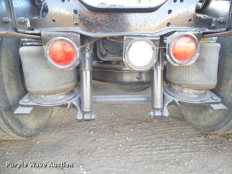 image for item DX9026 2003 Mack CX13 Vision semi truck