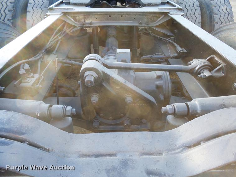 image for item DX9026 2003 Mack CX13 Vision semi truck