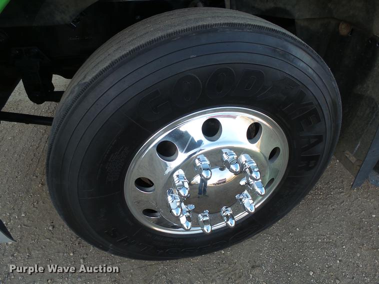 image for item DX9026 2003 Mack CX13 Vision semi truck