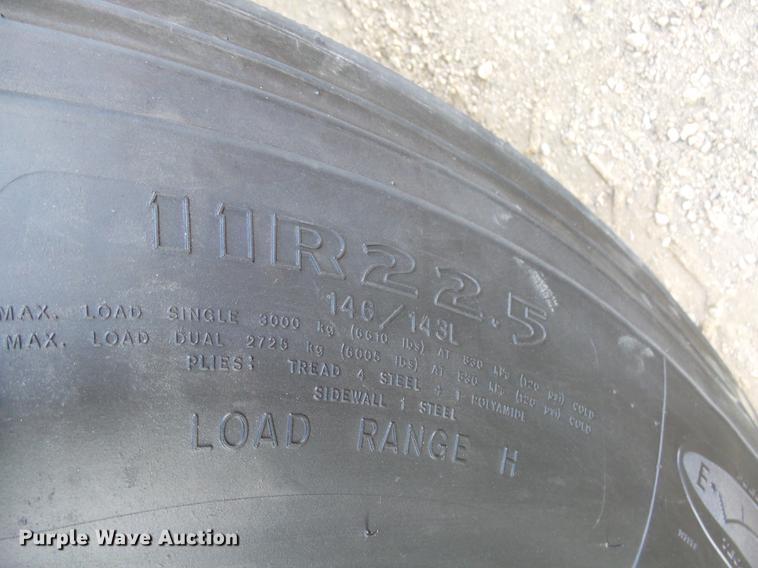 image for item DX9026 2003 Mack CX13 Vision semi truck