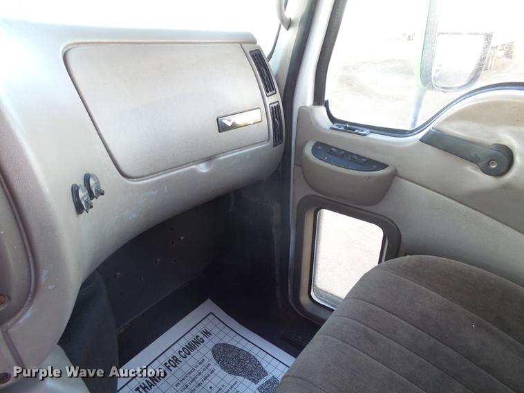 image for item DX9026 2003 Mack CX13 Vision semi truck