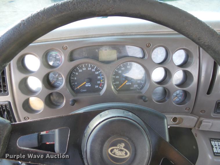 image for item DX9026 2003 Mack CX13 Vision semi truck