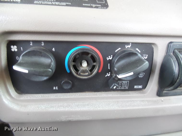 image for item DX9026 2003 Mack CX13 Vision semi truck