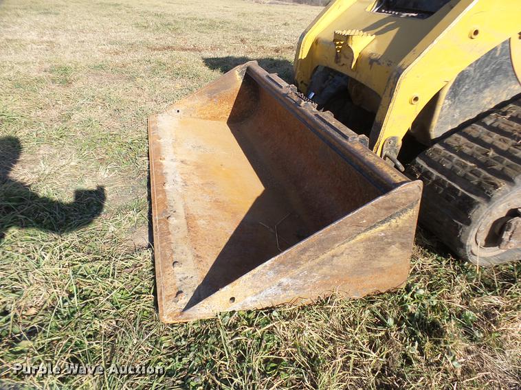 image for item DX9334 2004 Caterpillar 277B skid steer