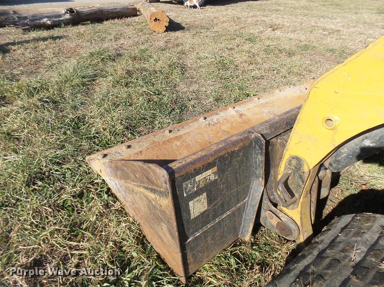 image for item DX9334 2004 Caterpillar 277B skid steer