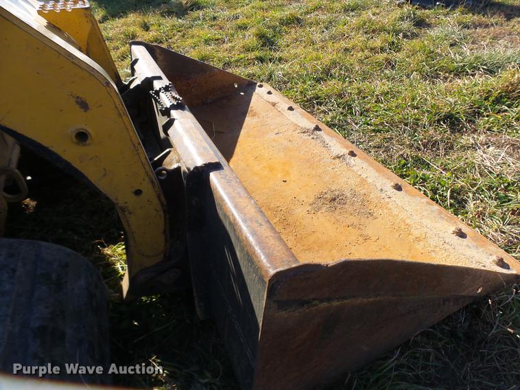 image for item DX9334 2004 Caterpillar 277B skid steer