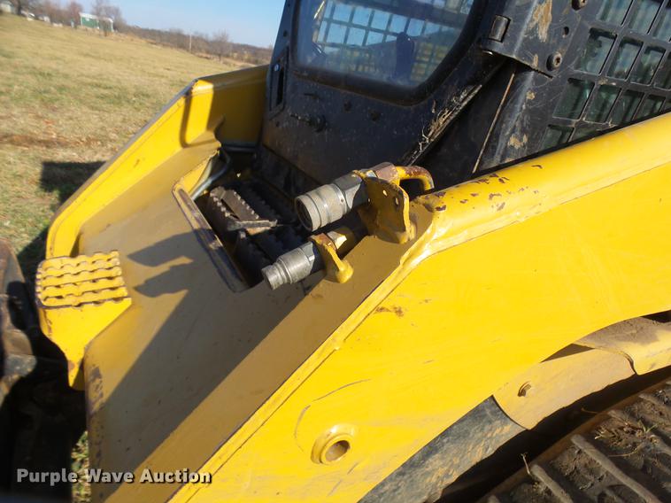 image for item DX9334 2004 Caterpillar 277B skid steer