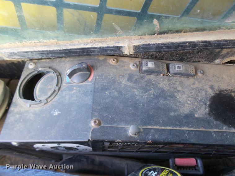 image for item DX9334 2004 Caterpillar 277B skid steer