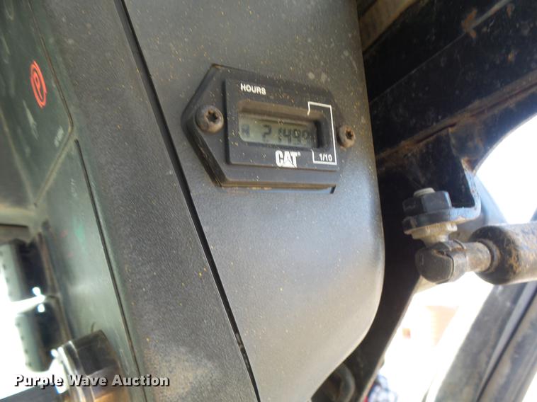 image for item DX9334 2004 Caterpillar 277B skid steer