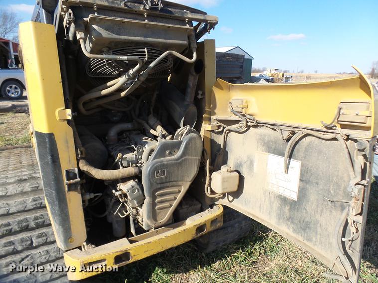 image for item DX9334 2004 Caterpillar 277B skid steer