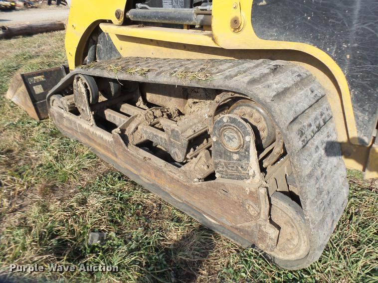 image for item DX9334 2004 Caterpillar 277B skid steer