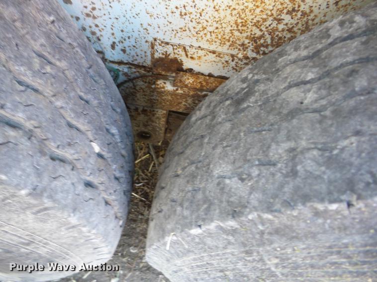 image for item BI9569 1973 shop built livestock trailer