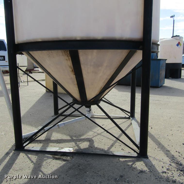 image for item DC0010 Poly tank