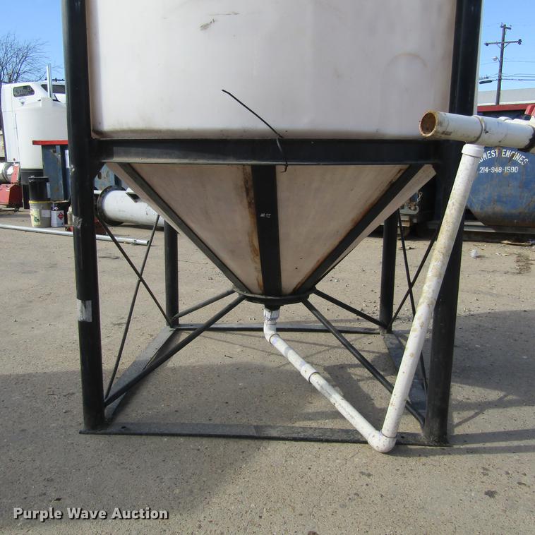 image for item DC0010 Poly tank