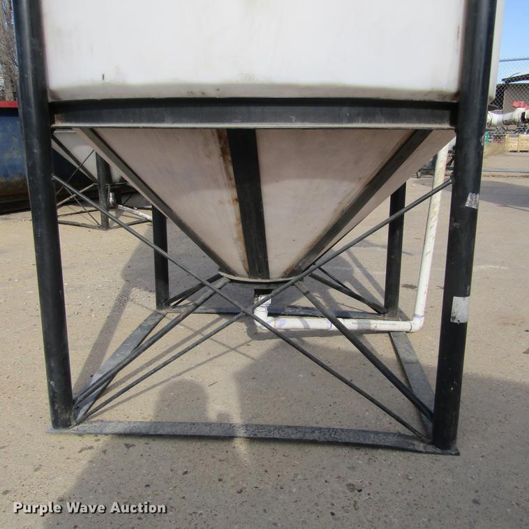 image for item DC0010 Poly tank