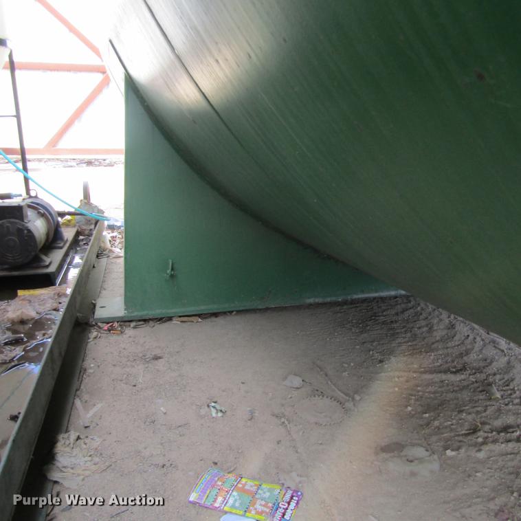 image for item DC0011 6,000 gallon fuel tank