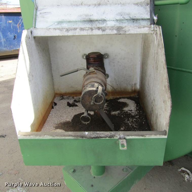 image for item DC0011 6,000 gallon fuel tank