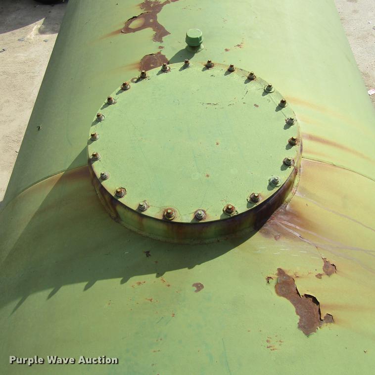 image for item DC0011 6,000 gallon fuel tank