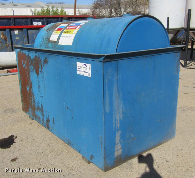 image for item DC0012 Waste oil tank with enclosure