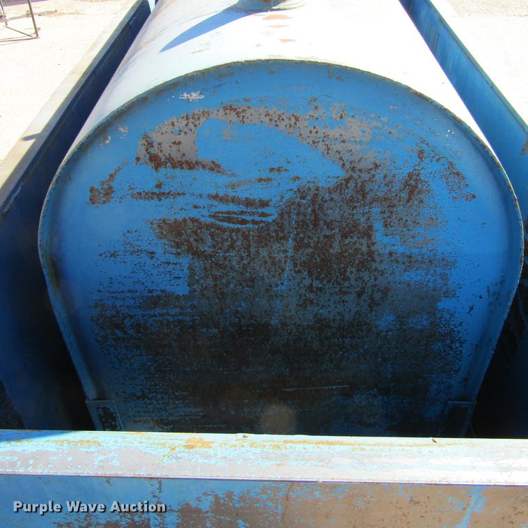 image for item DC0012 Waste oil tank with enclosure