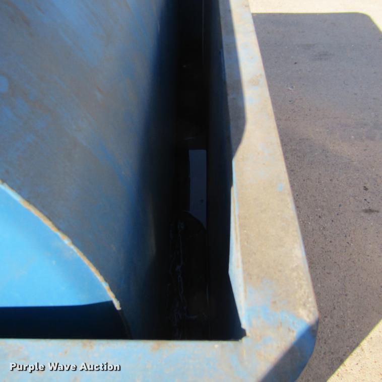 image for item DC0012 Waste oil tank with enclosure