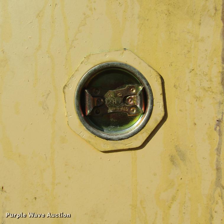 image for item DC0015 Metal storage cabinet