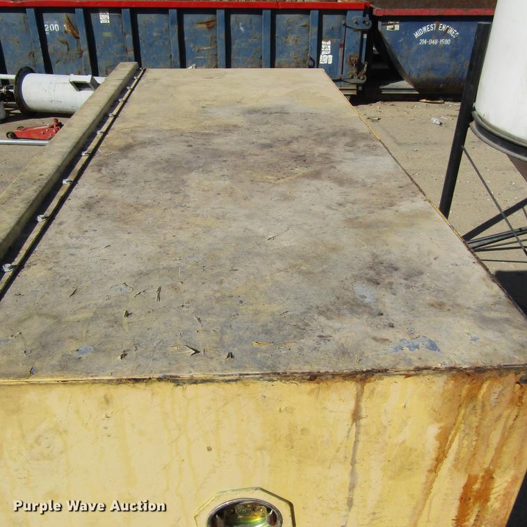 image for item DC0015 Metal storage cabinet