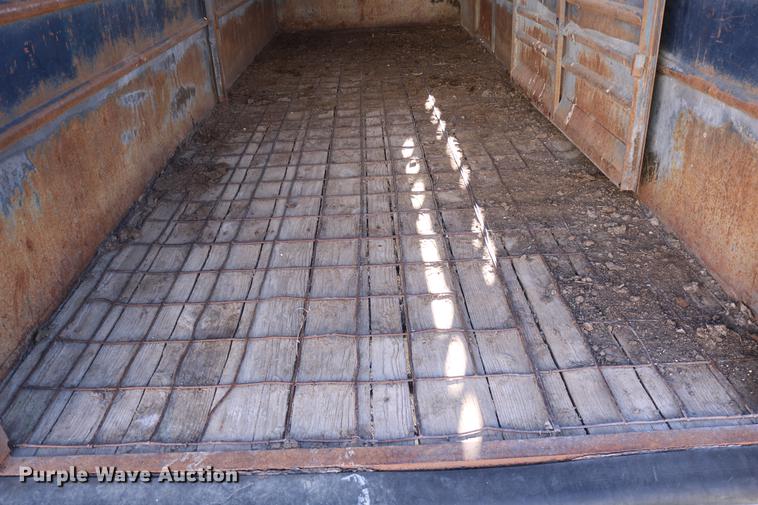 image for item DC3596 1990 Travalong livestock trailer