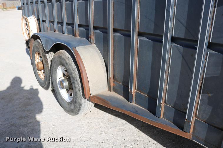 image for item DC3596 1990 Travalong livestock trailer