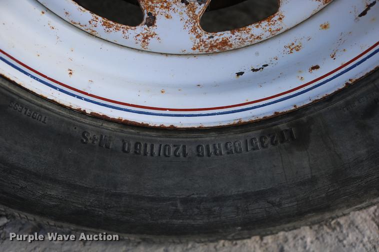 image for item DC3596 1990 Travalong livestock trailer