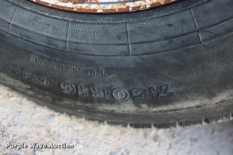 image for item DC3596 1990 Travalong livestock trailer