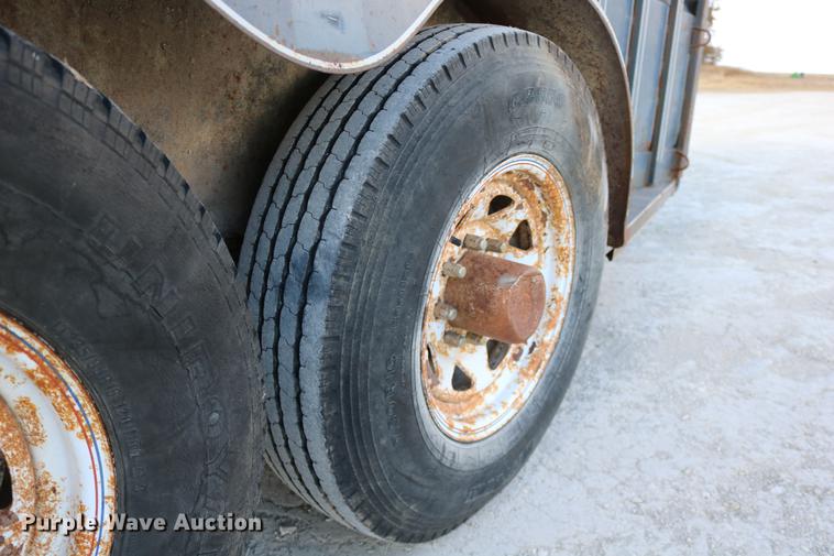 image for item DC3596 1990 Travalong livestock trailer