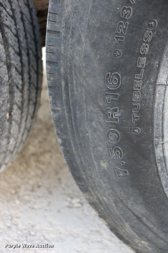 image for item DC3596 1990 Travalong livestock trailer