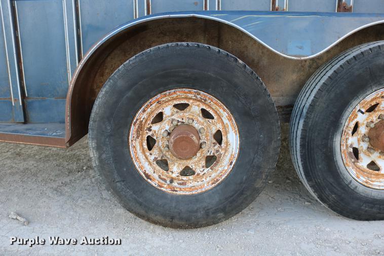 image for item DC3596 1990 Travalong livestock trailer