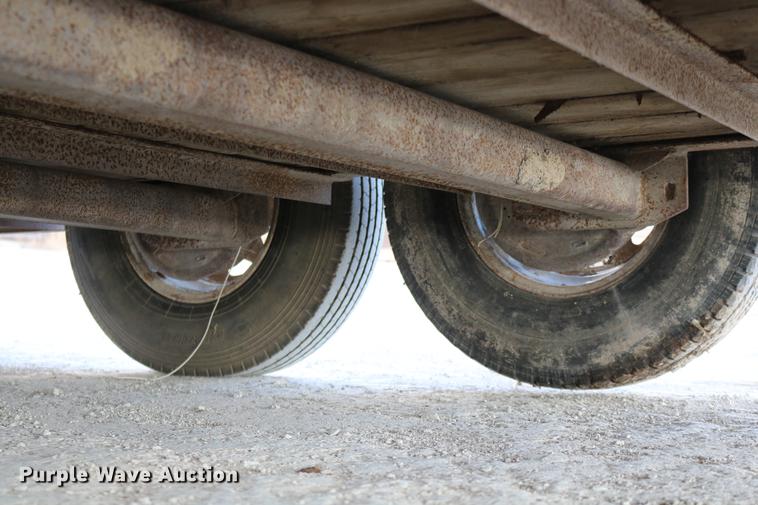 image for item DC3596 1990 Travalong livestock trailer