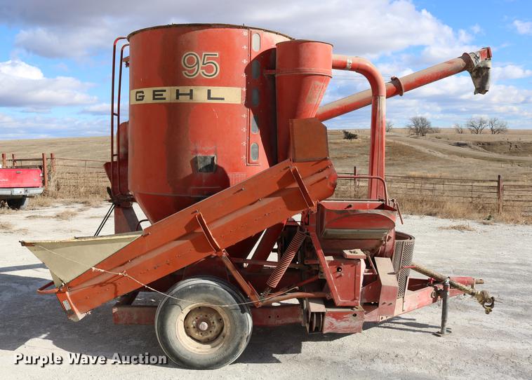 image for item DC3597 Gehl 95MX grinder mixer