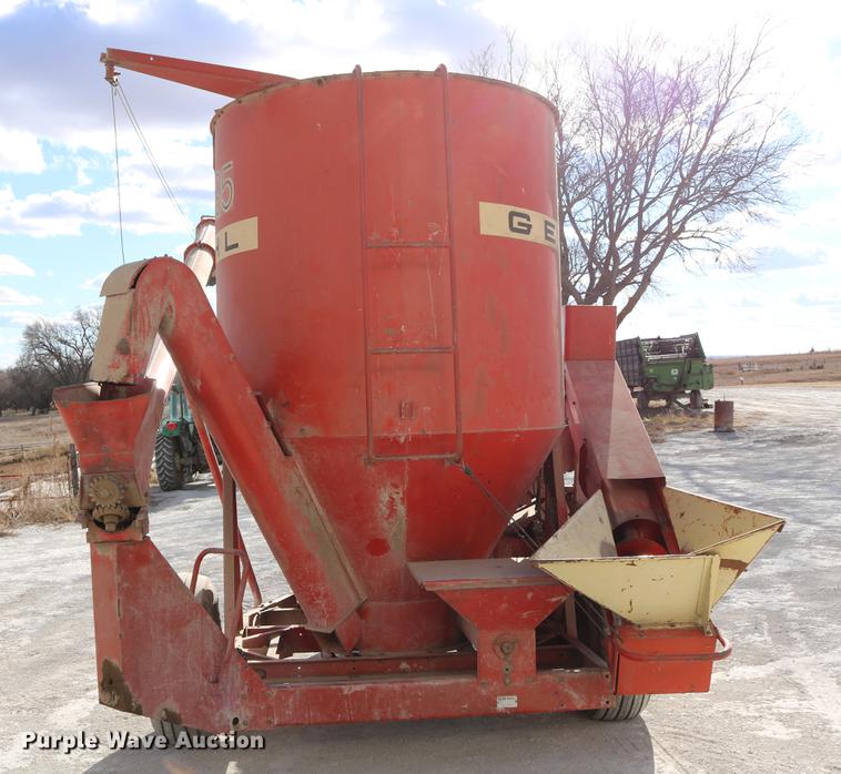 image for item DC3597 Gehl 95MX grinder mixer