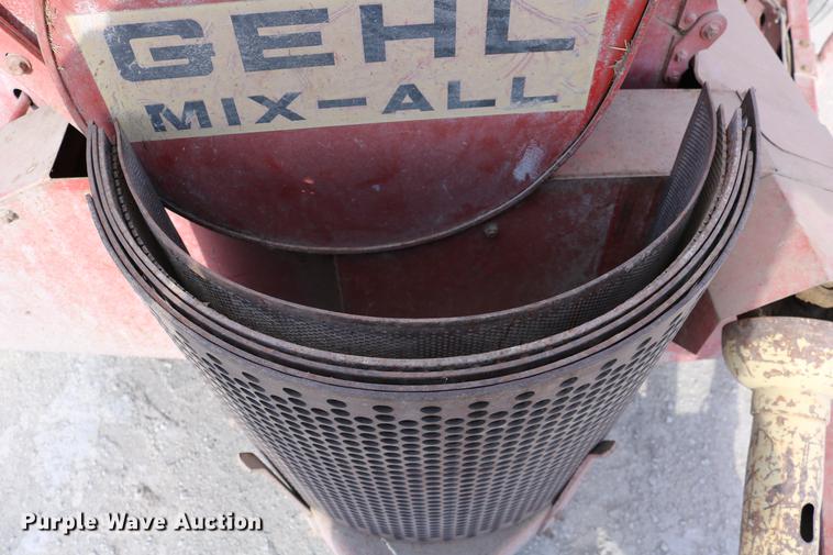 image for item DC3597 Gehl 95MX grinder mixer