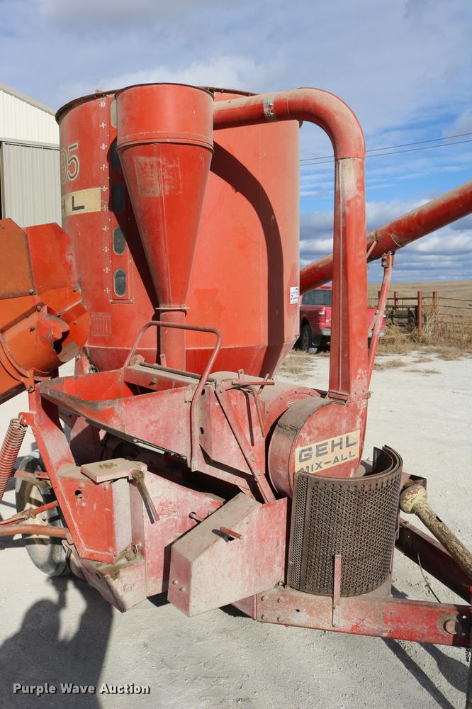 image for item DC3597 Gehl 95MX grinder mixer