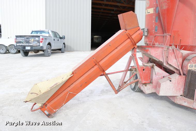 image for item DC3597 Gehl 95MX grinder mixer