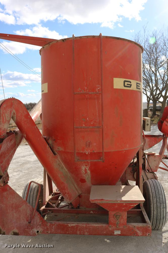 image for item DC3597 Gehl 95MX grinder mixer