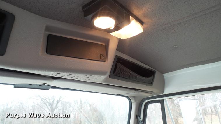 image for item DC5722 2000 International 4700 feed truck