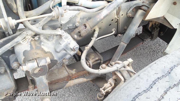 image for item DC5722 2000 International 4700 feed truck