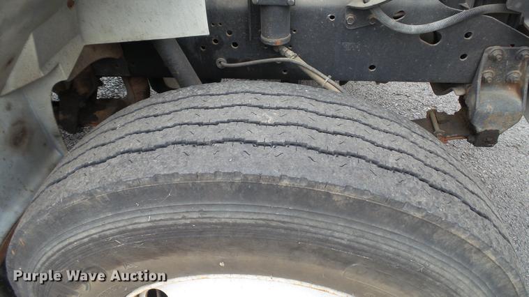 image for item DC5722 2000 International 4700 feed truck